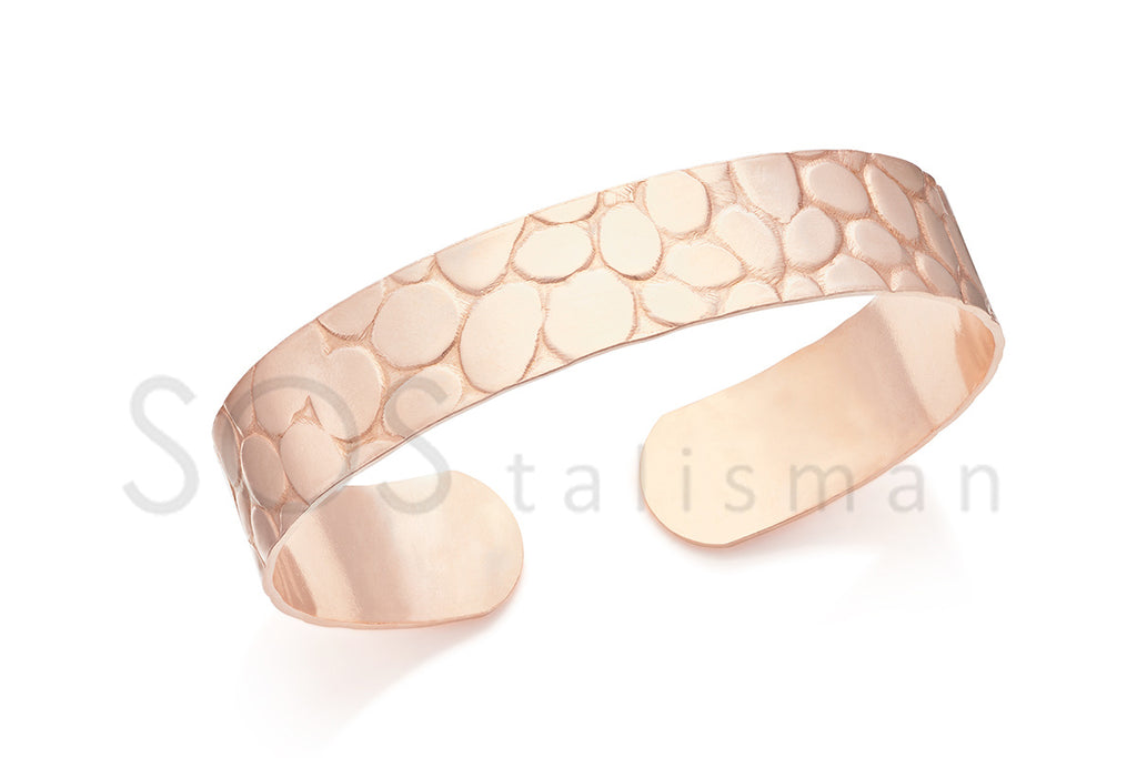904/C3a - Copper Bangle With No Magnet Battered Effect