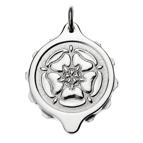 STAINLESS STEEL PENDANT WITH TUDOR ROSE ON 22